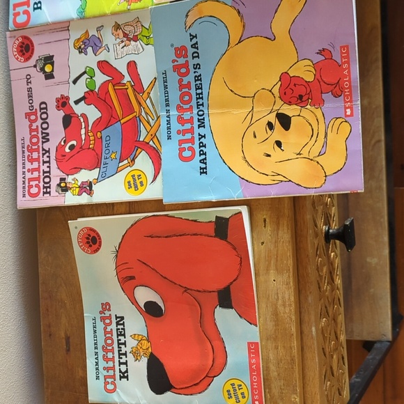 A lot of 15 Clifford the Big Red Dog kids books - Picture 3 of 4